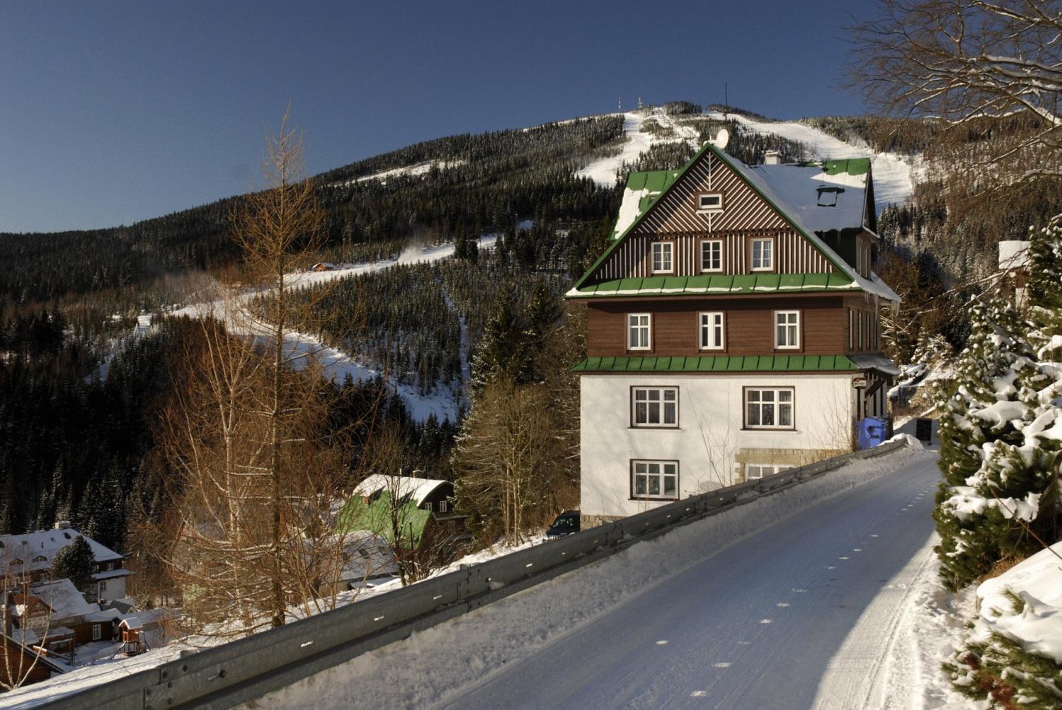 Astoria Inn Szpindlerowy Młyn Zewnętrze zdjęcie